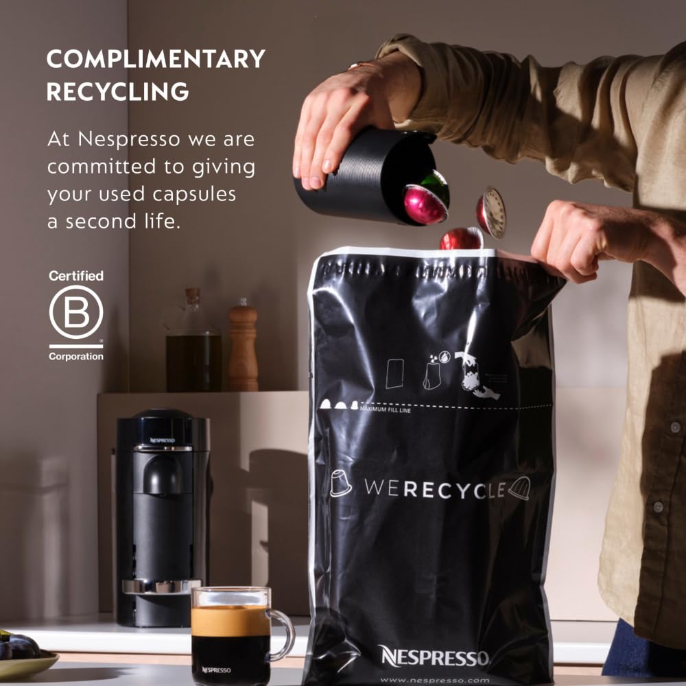 Liquorice Black Coffee Machine with Milk Frother D472