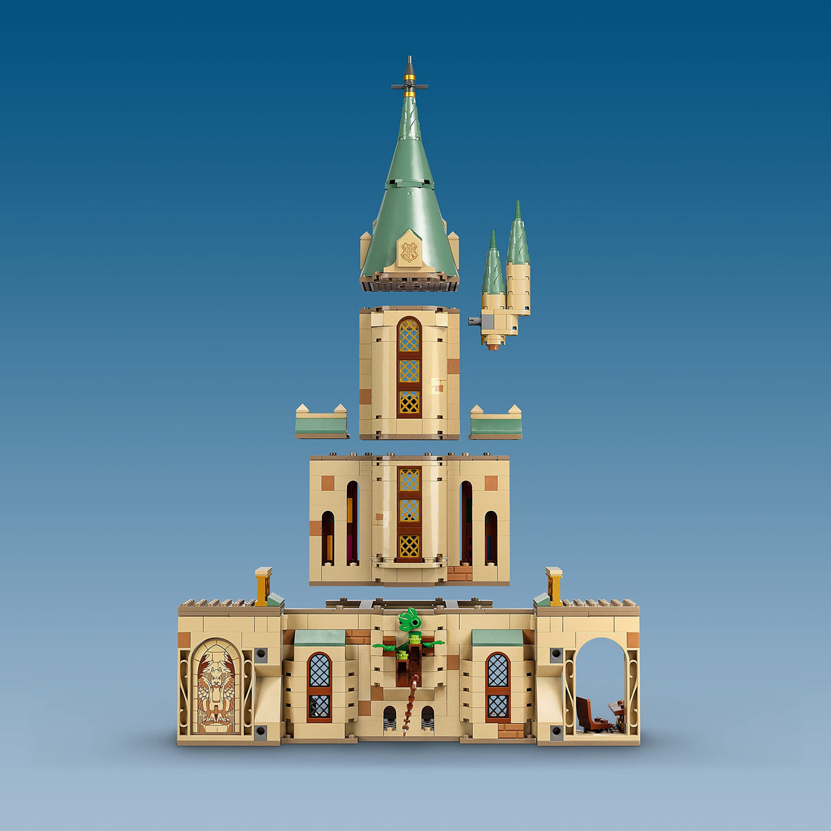 Harry Potter Castle Toy Set with 6 Minifigures Q67634